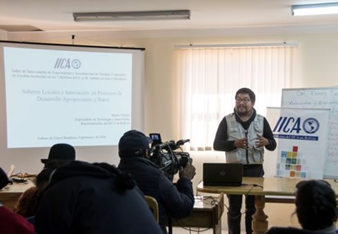 Autoridades de las Comunidades de Salinas de Garci Mendoza en Bolivia intercambian experiencias sobre normas comunales